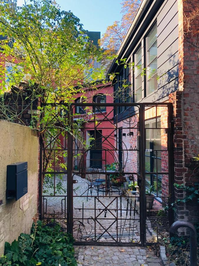Bezaubernde Gastesuite Mit Terrasse Im Hinterhof Hamburg Dış mekan fotoğraf